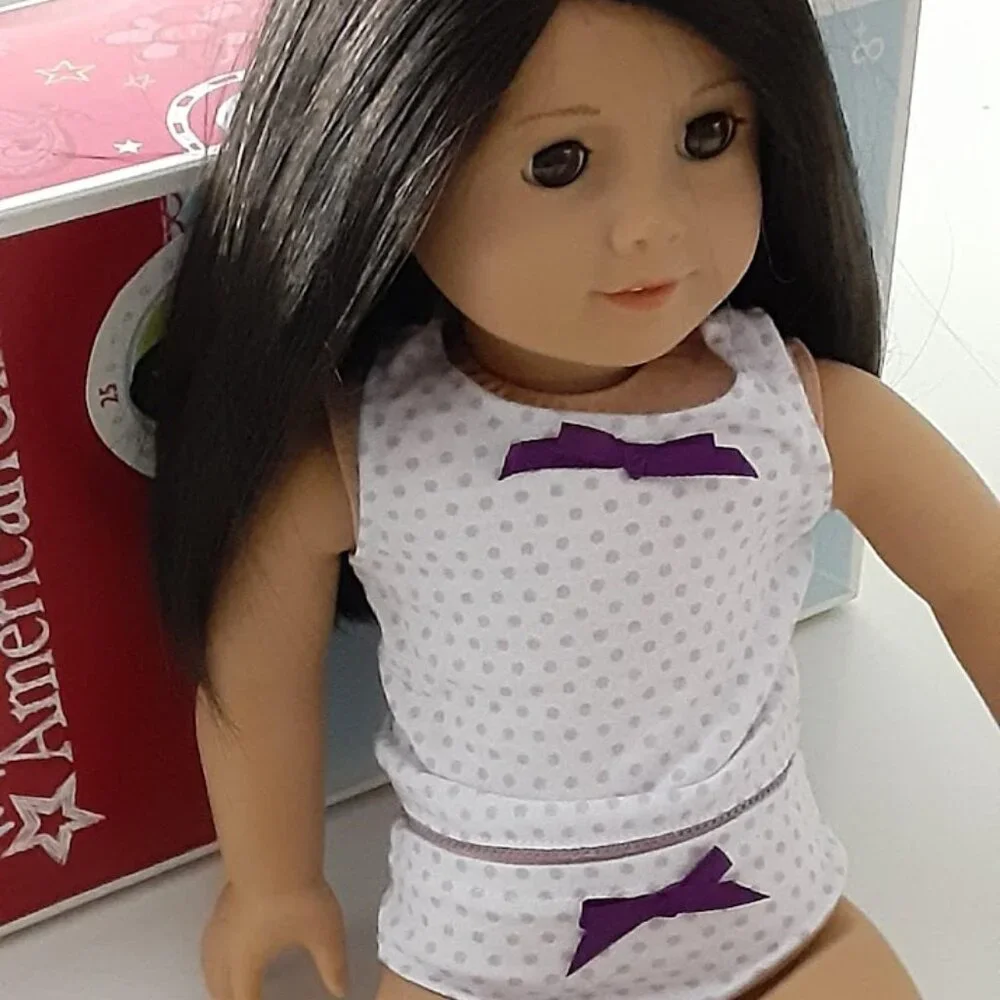 AMERICAN GIRL DOLL  - brown/ black hair, brown eyes - like new